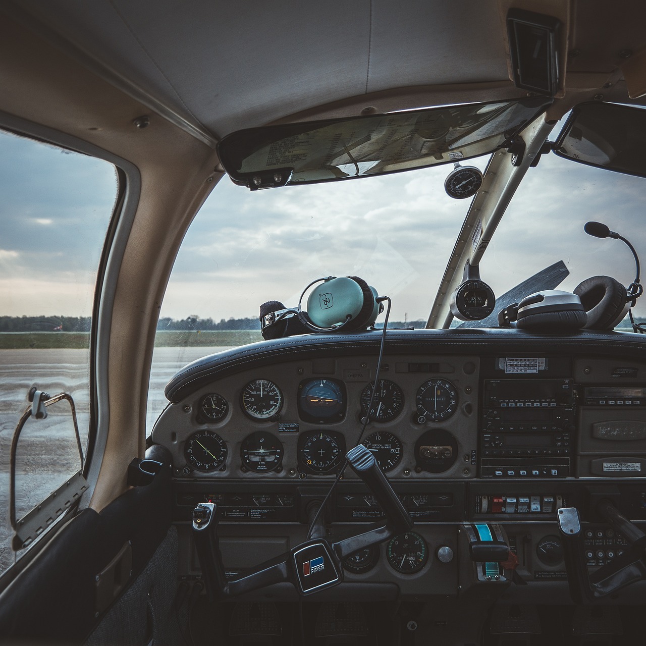 aviation-headsets-for-pilots-different-types-considerations